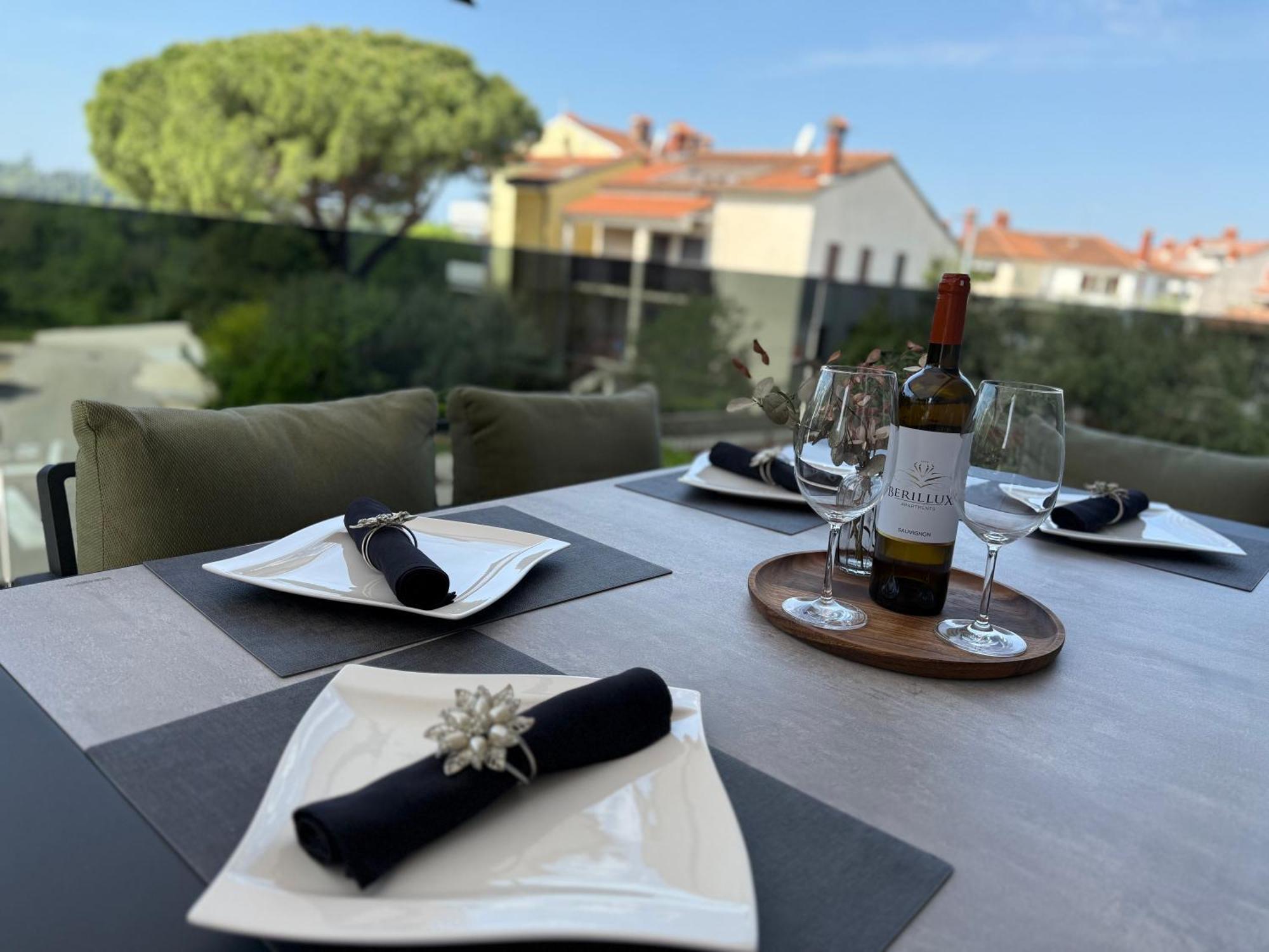 Apartmani Beril Lux Rovigno Esterno foto