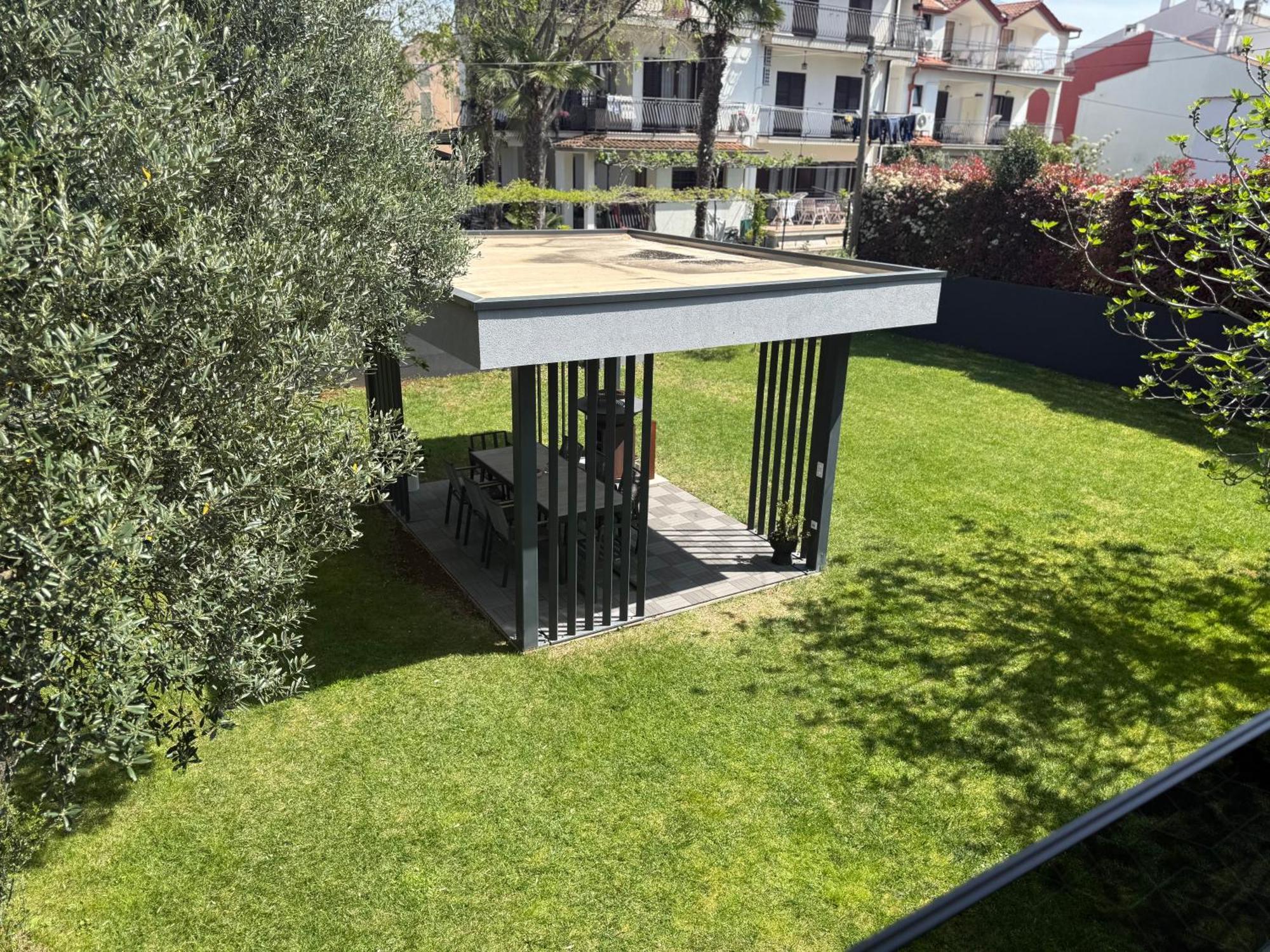 Apartmani Beril Lux Rovigno Esterno foto