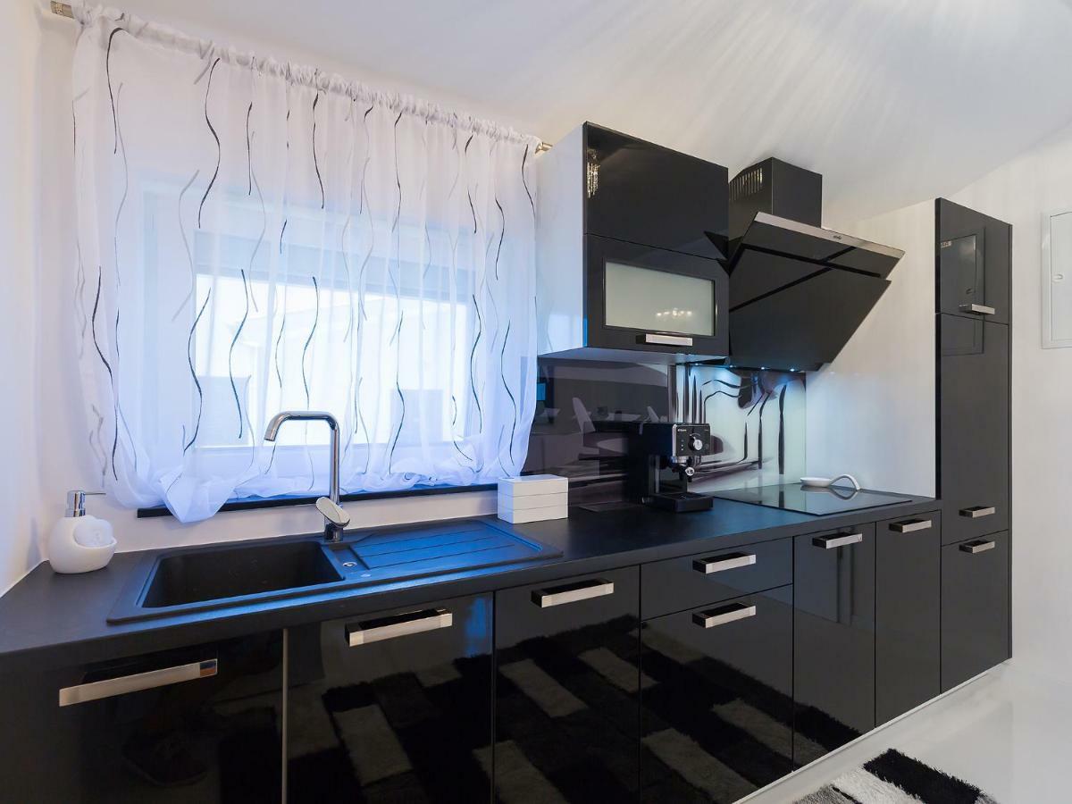 Apartmani Beril Lux Rovigno Esterno foto